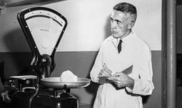 每月3000元买长寿：衰老抑制剂瑞拓龄走红，长寿药为何不再是天方夜谭？|界面新闻