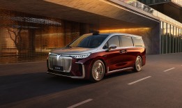 四年砺剑，岚图汽车递表港交所，跑出央企创新样本|界面新闻