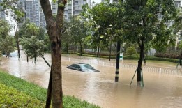 受“桦加沙”影响广东珠海现海水倒灌，居民：多数路段已具备通车条件|界面新闻 · 中国