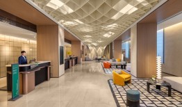 上海奥林匹克俱乐部丽笙酒店启幕，各国旅游局亮相2025ITB上海 | 一周旅行指南|界面新闻 · 旅行