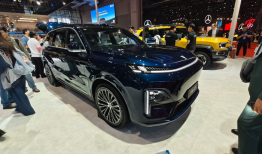 13款新车带你看上海车展最热车型｜2025上海车展|界面新闻 · 汽车