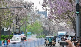 首场机器人半程马拉松决出冠军，21公里赛程考验了哪些能力？|界面新闻 · 科技