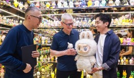 LABUBU向村上隆靠拢，是保持人气的好办法吗？|界面新闻