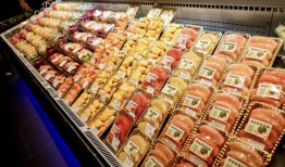 胖东来新学徒物美交卷|界面新闻