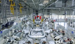 轻资产、重生态、硬背景 阿维塔IPO的三张底牌|界面新闻