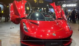 最贵的几款新车都在这里了｜2025上海车展|界面新闻 · 汽车