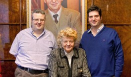 直升机坠毁自家城堡内，意大利“香肠帝国”CEO意外身亡|界面新闻 · 天下