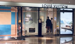 谁会为1200元一支的LV口红买单？|界面新闻 · 时尚