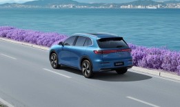 一周新车盘点 | 吉利银河E5年度更新 比亚迪海狮06双动力上市|界面新闻 · 汽车