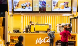 “不交社保”潜规则被打破，快餐茶饮的缴纳现状如何？|界面新闻