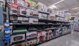 商业头条No.70 | “还发货吗”：沃尔玛与中国供应商的生死博弈|界面新闻