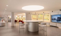 在市场波动中锚定价值 捷豹路虎“三冠”背后的豪华新范式|界面新闻