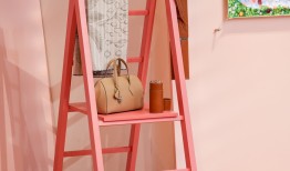 爱马仕2025春夏配饰色彩鲜活，Miu Miu Prelude前卫飒爽｜是日美好事物|界面新闻 · 时尚