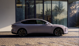 急着第四季度盈利的蔚来汽车不再固执|界面新闻 · 汽车