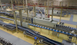 探访今麦郎工厂，解读“一元水”的新质生产力与向善哲学|界面新闻