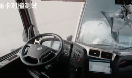 理想i8与重卡撞击试验引争议，乘龙卡车称“被摆了一道”|界面新闻 · 汽车