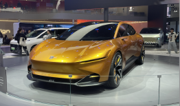 2万平方米的展台，藏着上汽集团重回冠军的决心 | 2025上海车展|界面新闻 · 汽车