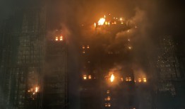 【深度】失控之火：复盘香港大埔火灾24小时|界面新闻