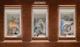 巴黎世家上演“速度与激情”，Jellycat遭遇可爱劲敌｜是日美好事物|界面新闻 · 时尚