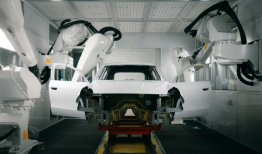 玛莎拉蒂传承百年匠心绘新篇，全新私享定制中心重新定义超豪华出行|界面新闻