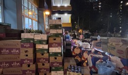 直击香港大埔火灾：中低楼层火势已受控，附近居民已疏散|界面新闻