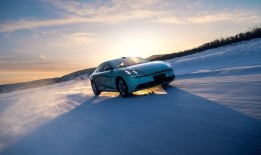 一周新车盘点 | 法拉利296增高性能限量版 领克10 EM-P公布更多信息|界面新闻 · 汽车