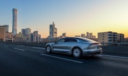 一周新车盘点 | 仰望U7首搭水平对置发动机 阿维塔06开启预售|界面新闻 · 汽车