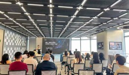 广州琶洲新野心：大湾区首个给AI团队“带订单”的孵化器|界面新闻