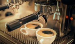 MSC地中海邮轮焕新启航，邀全家上MSC荣耀号过个“松弛团圆年”|界面新闻 · 旅行