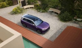 BBA们的“躺赢”时代逐渐远去？问界M9又出新招|界面新闻