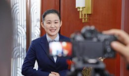 金融知识的“翻译官”|界面新闻