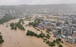 湖南龙山县暴雨成灾致37名中考生缺考，一小区3人在地下车库失联|界面新闻 · 中国