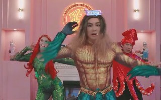 刘畊宏cos海王遭强制断播，抖音：不当着装博眼球|界面新闻 · 科技