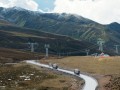 华住20周年“硬核”局：开“样板房车”重走318川藏线，全线酒店让天险变通途|界面新闻 · 旅行